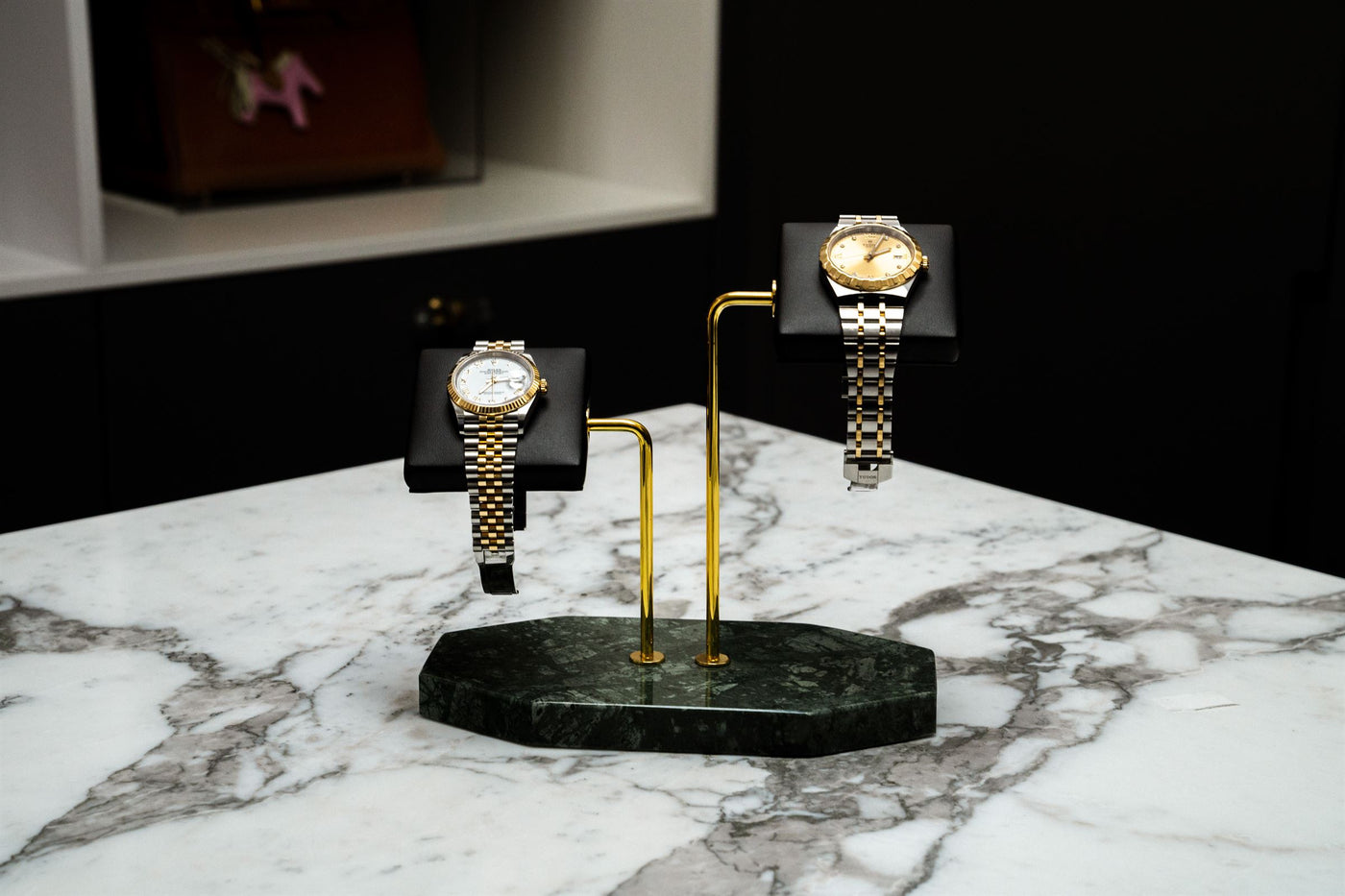 Marble watch online stand